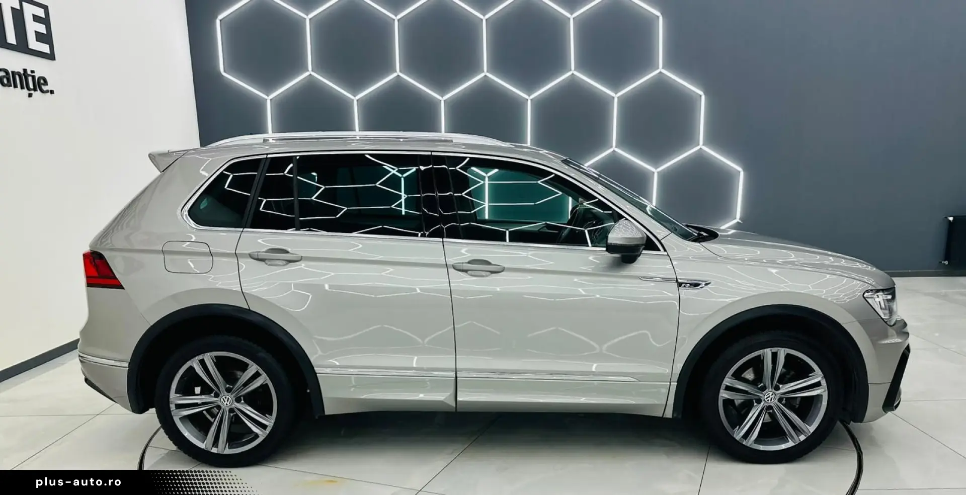 VOLKSWAGEN TIGUAN 2017 2.0D E6 R-Line Garantie 12 Luni Rate