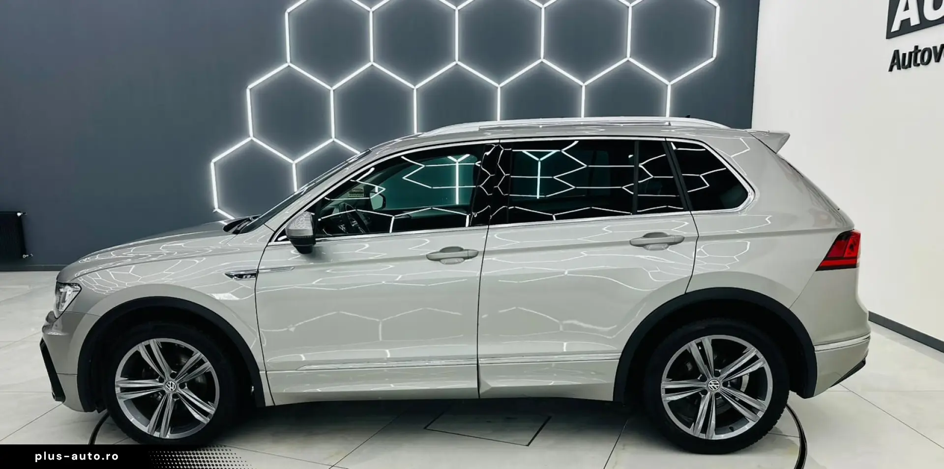 VOLKSWAGEN TIGUAN 2017 2.0D E6 R-Line Garantie 12 Luni Rate