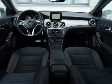 Mercedes-Benz Cla-220