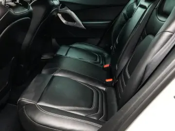 Ds-Automobiles Dsa-Ds5