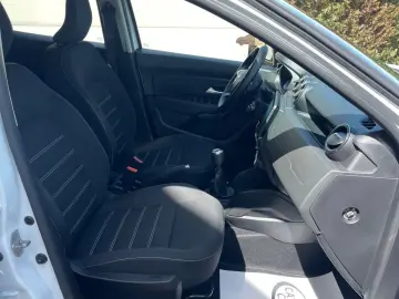 Dacia Duster 1.5DCI  116CP  Euro6  LED  Clima  Pilot  CarPla