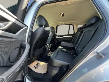 BMW X3 sDrive18d AT MHEV