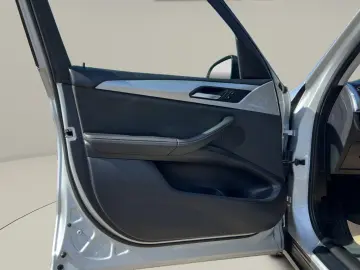 BMW X3 sDrive18d AT MHEV