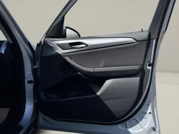 BMW X3 sDrive18d AT MHEV