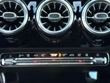 Mercedes-Benz Cla-250