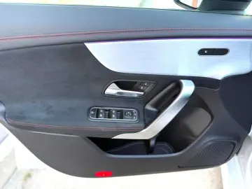 Mercedes-Benz Cla-180