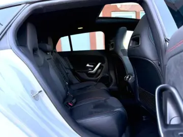 Mercedes-Benz Cla-180