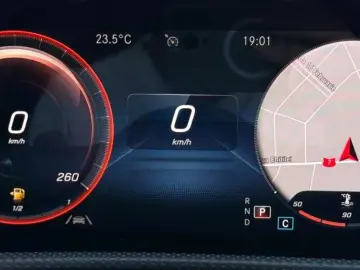 Mercedes-Benz Cla-180