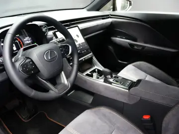 LEXUS LBX 1.5 HEV 4x2 CVT COOL