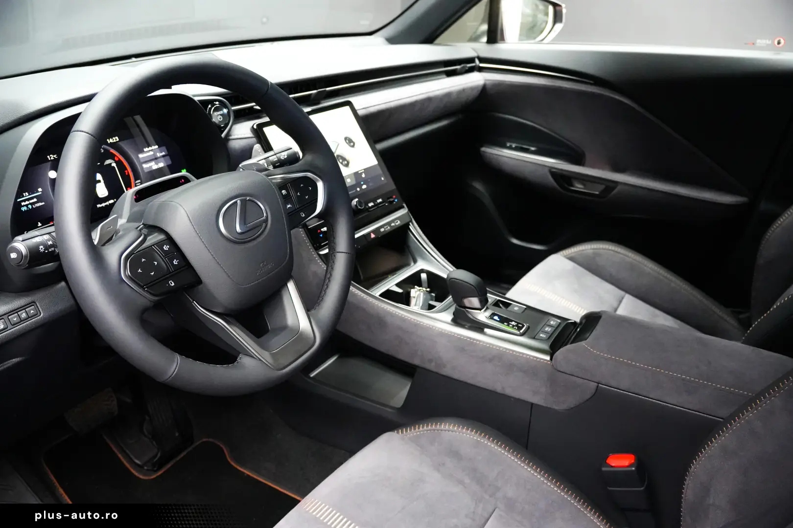 LEXUS LBX 1.5 HEV 4x2 CVT COOL