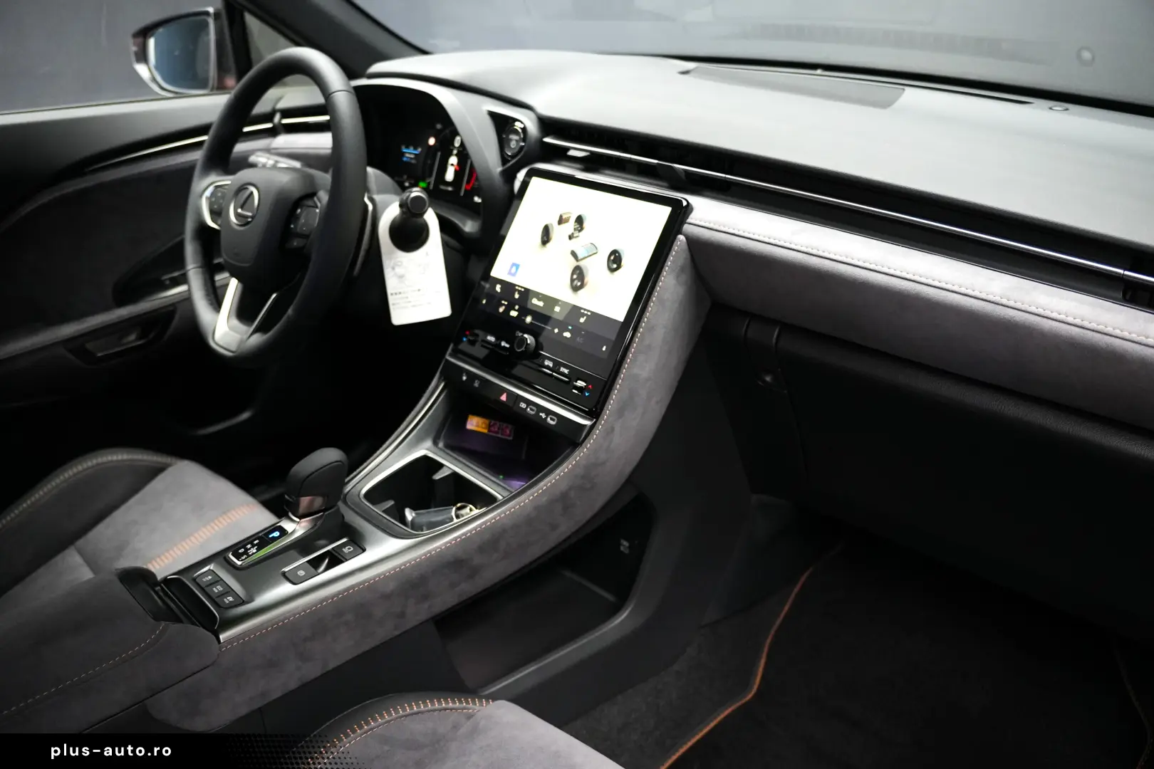 LEXUS LBX 1.5 HEV 4x2 CVT COOL