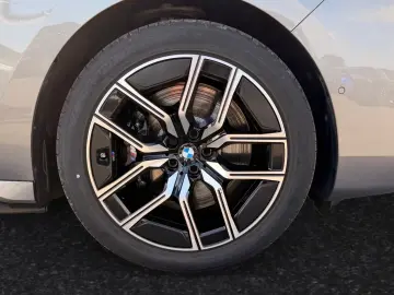 BMW 750e xDrive M Sport Pro