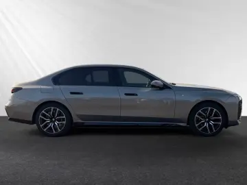 BMW 750e xDrive M Sport Pro