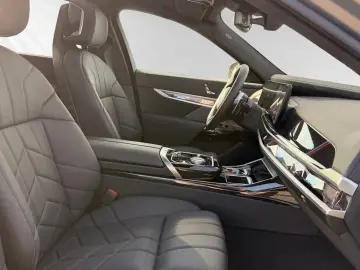 BMW 750e xDrive M Sport Pro