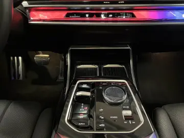 BMW 750e xDrive M Sport Pro TV