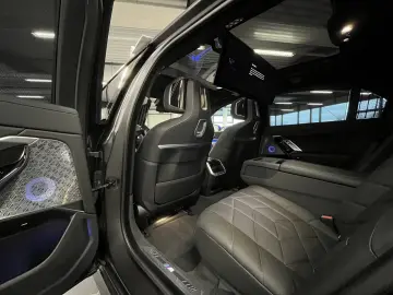 BMW 750e xDrive M Sport Pro TV