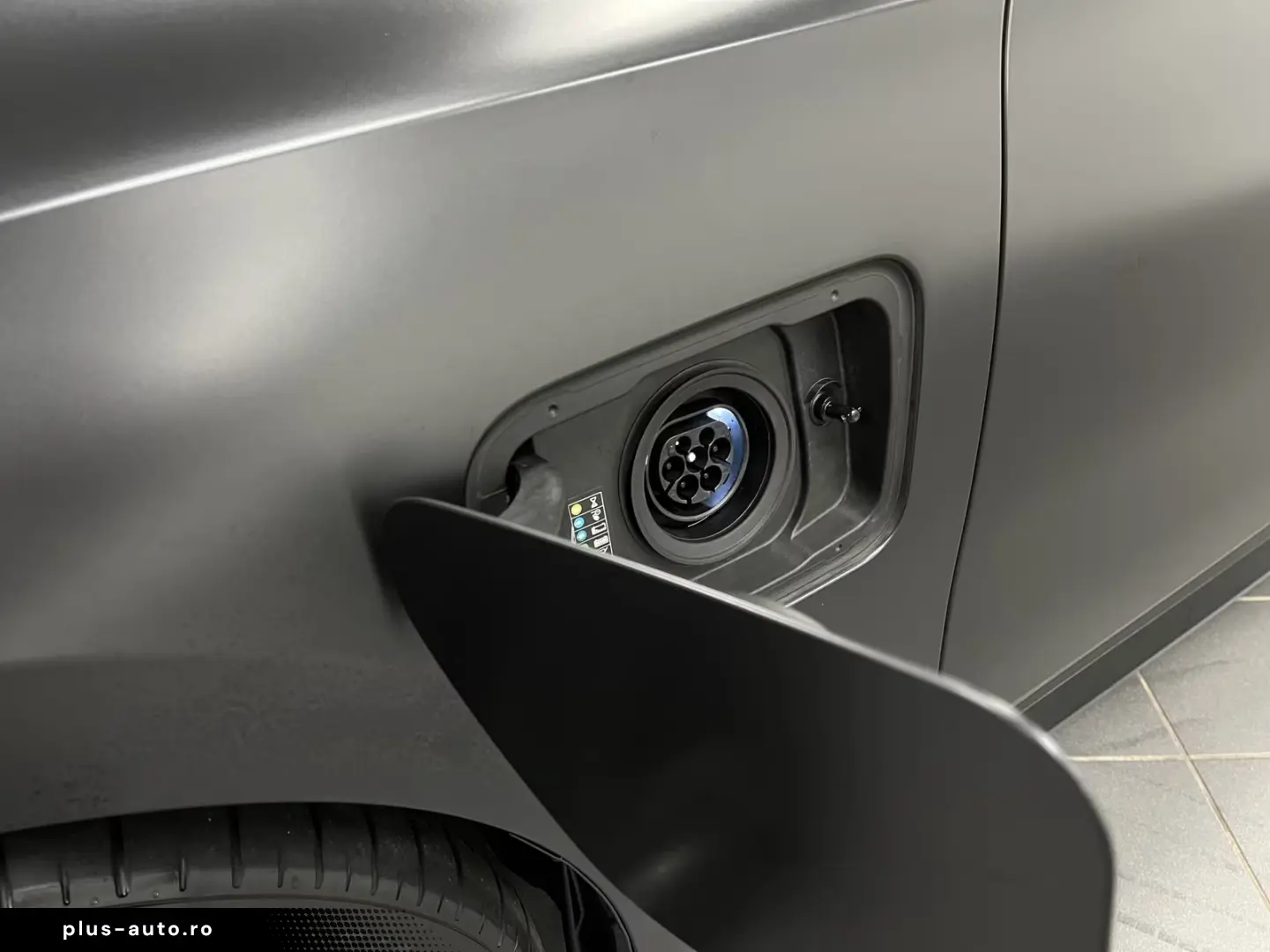 BMW 750e xDrive M Sport Pro TV