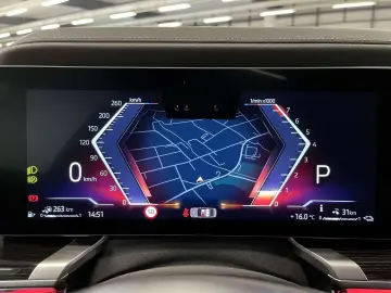 BMW 750e xDrive M Sport Pro TV