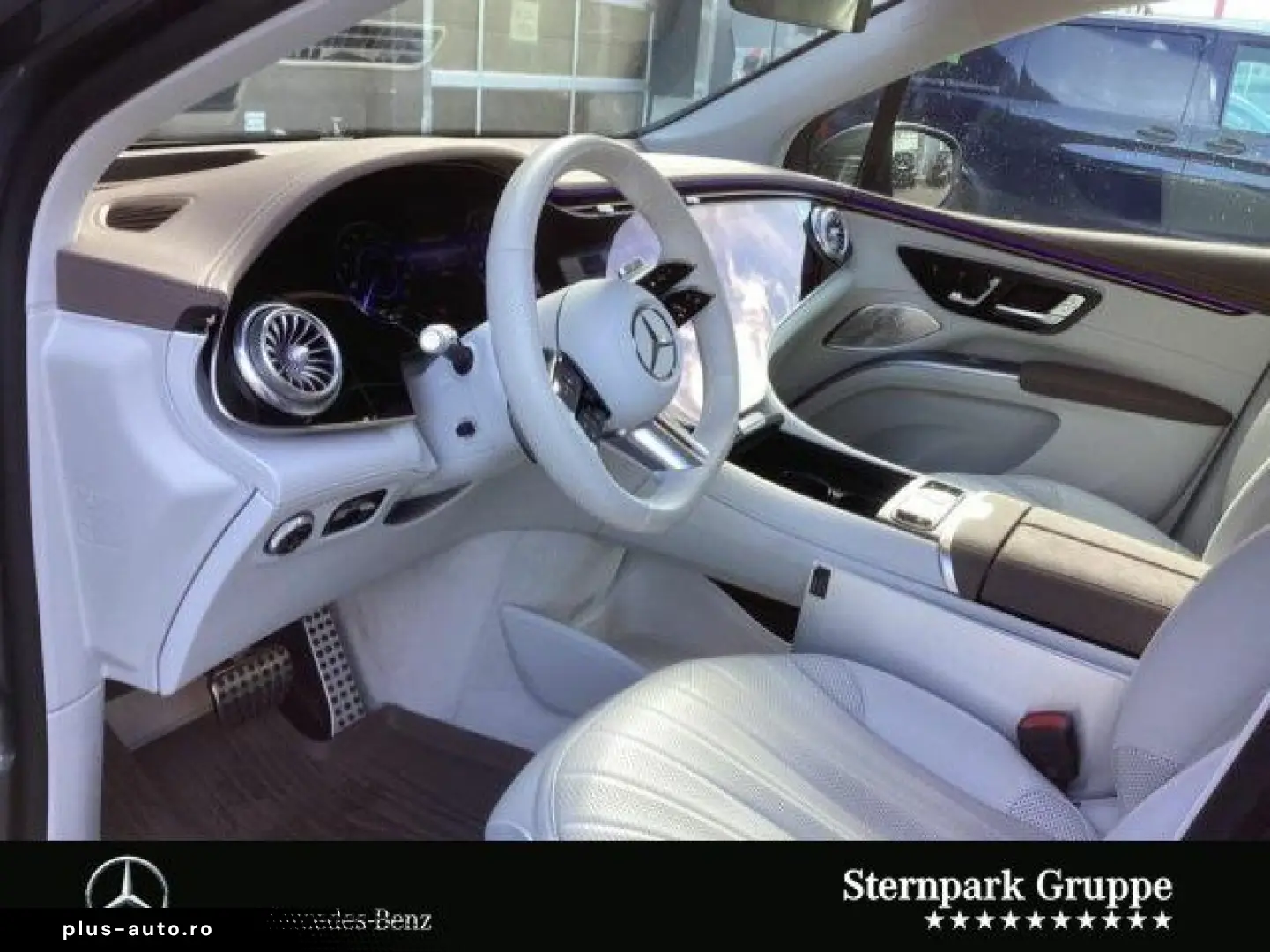 MERCEDES-BENZ EQS 450 4M AMG SUV Hyper Pano AHK Massage HUD