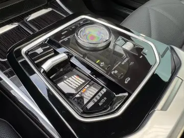 BMW 740d xDrive M Sport PanoSky