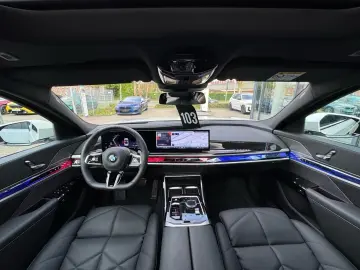 BMW 740d xDrive M Sport PanoSky