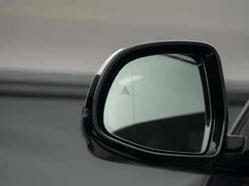 BMW X5 xDrive50e M Sport Pro - Iconic Glow