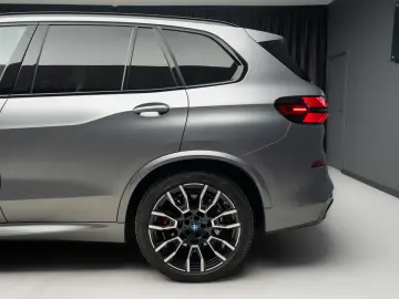 BMW X5 xDrive50e M Sport Pro - Iconic Glow