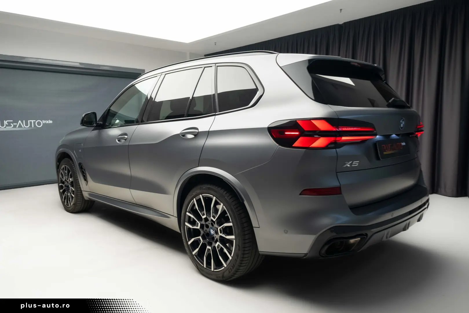 BMW X5 xDrive50e M Sport Pro - Iconic Glow