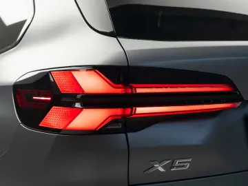 BMW X5 xDrive50e M Sport Pro - Iconic Glow