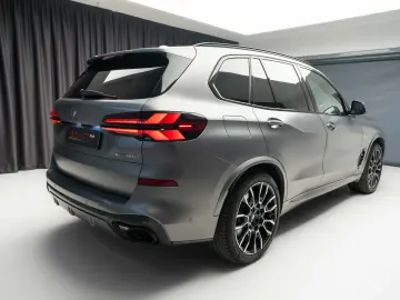 BMW X5 xDrive50e M Sport Pro - Iconic Glow
