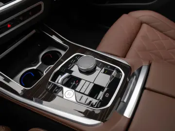 BMW X5 xDrive50e M Sport Pro - Iconic Glow