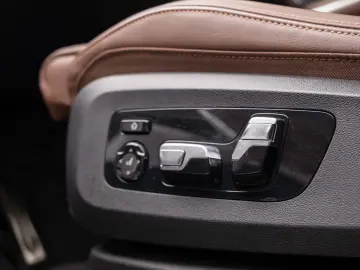 BMW X5 xDrive50e M Sport Pro - Iconic Glow