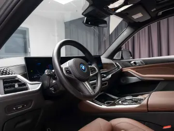 BMW X5 xDrive50e M Sport Pro - Iconic Glow