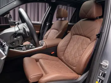 BMW X5 xDrive50e M Sport Pro - Iconic Glow