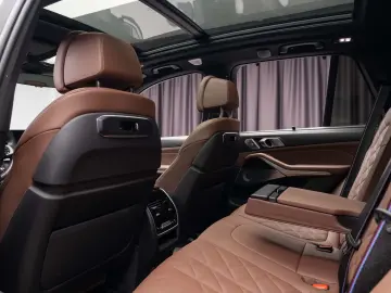 BMW X5 xDrive50e M Sport Pro - Iconic Glow