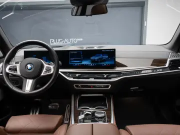 BMW X5 xDrive50e M Sport Pro - Iconic Glow