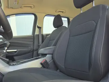 FORD KUGA 1.5 TDCi 120 CP 2WD Titanium