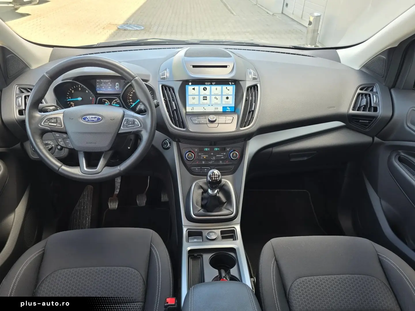 FORD KUGA 1.5 TDCi 120 CP 2WD Titanium