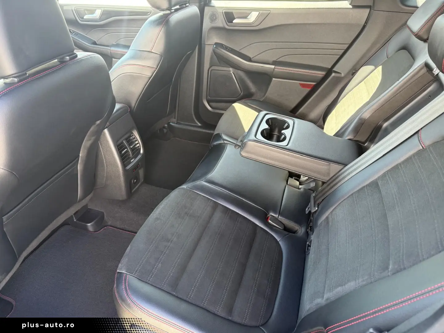 Ford Kuga 2.5 Duratec HEV ST-LINE X CVT 4WD