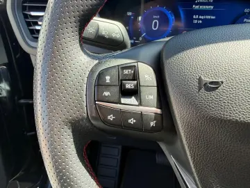 Ford Kuga 2.5 Duratec HEV ST-LINE X CVT 4WD