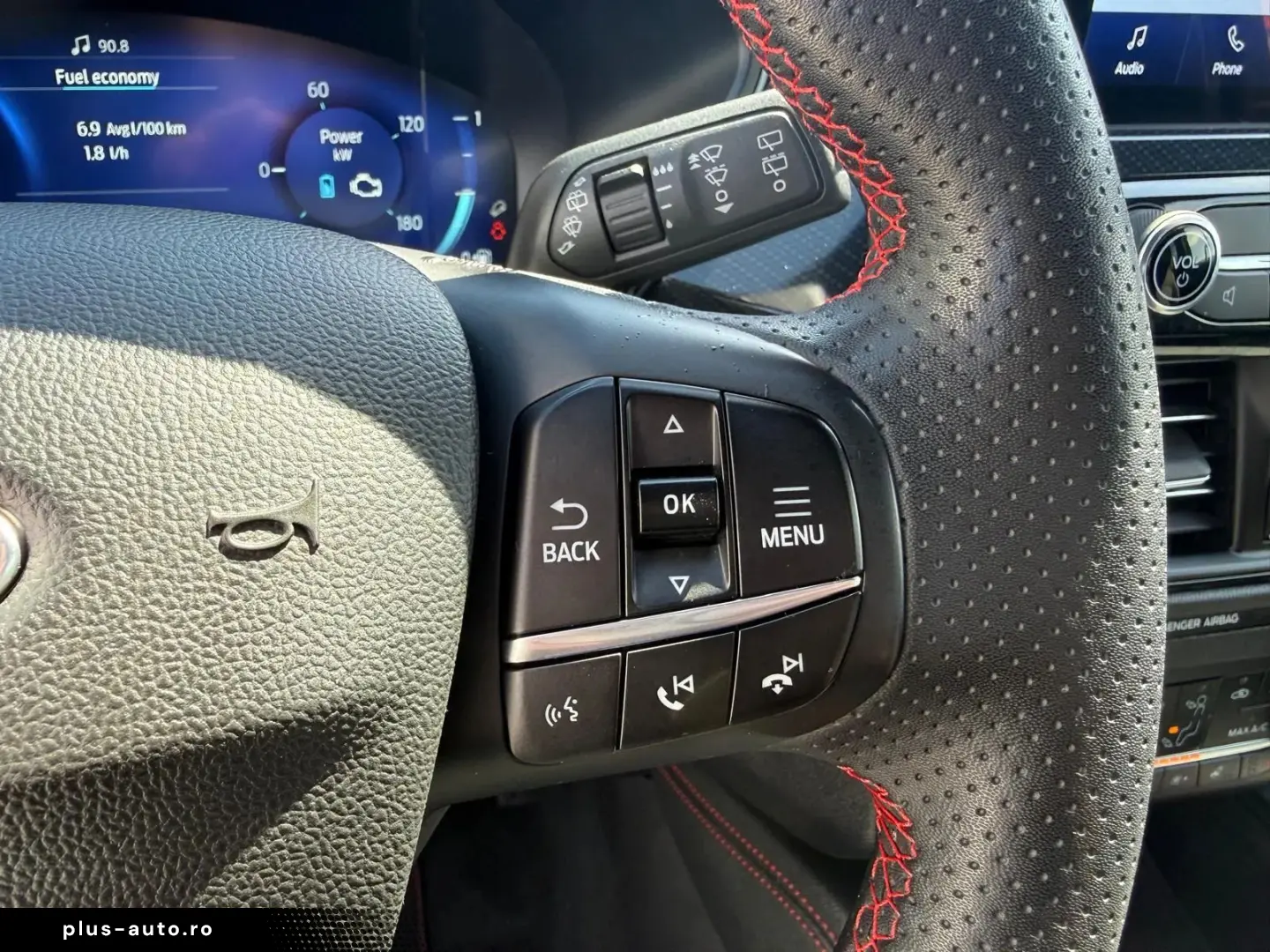 Ford Kuga 2.5 Duratec HEV ST-LINE X CVT 4WD
