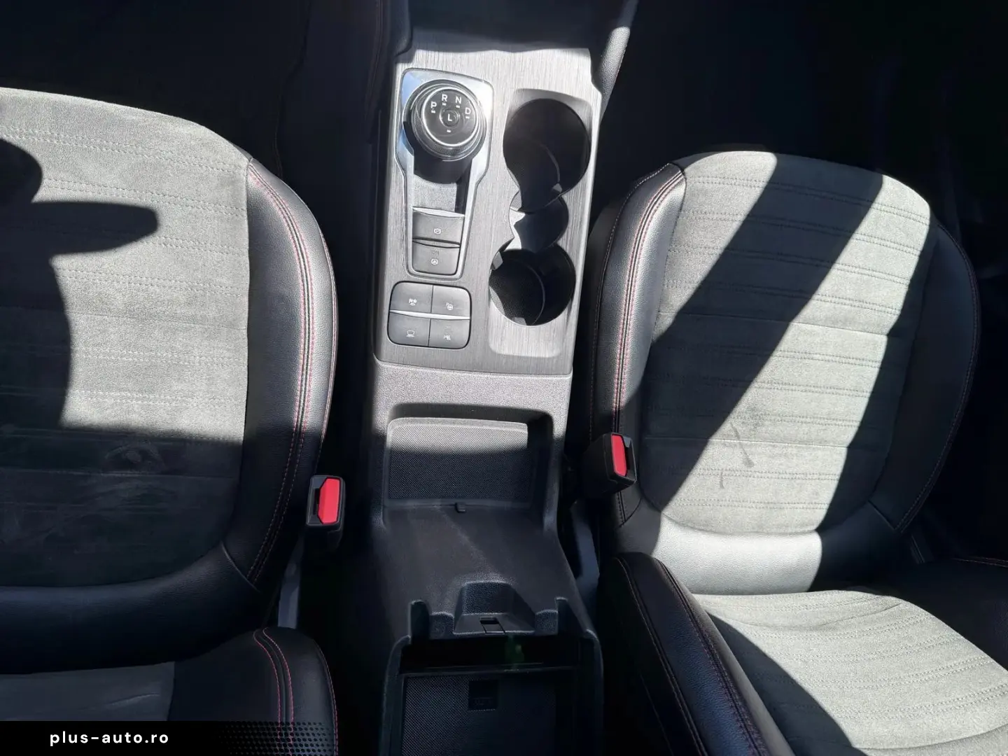 Ford Kuga 2.5 Duratec HEV ST-LINE X CVT 4WD