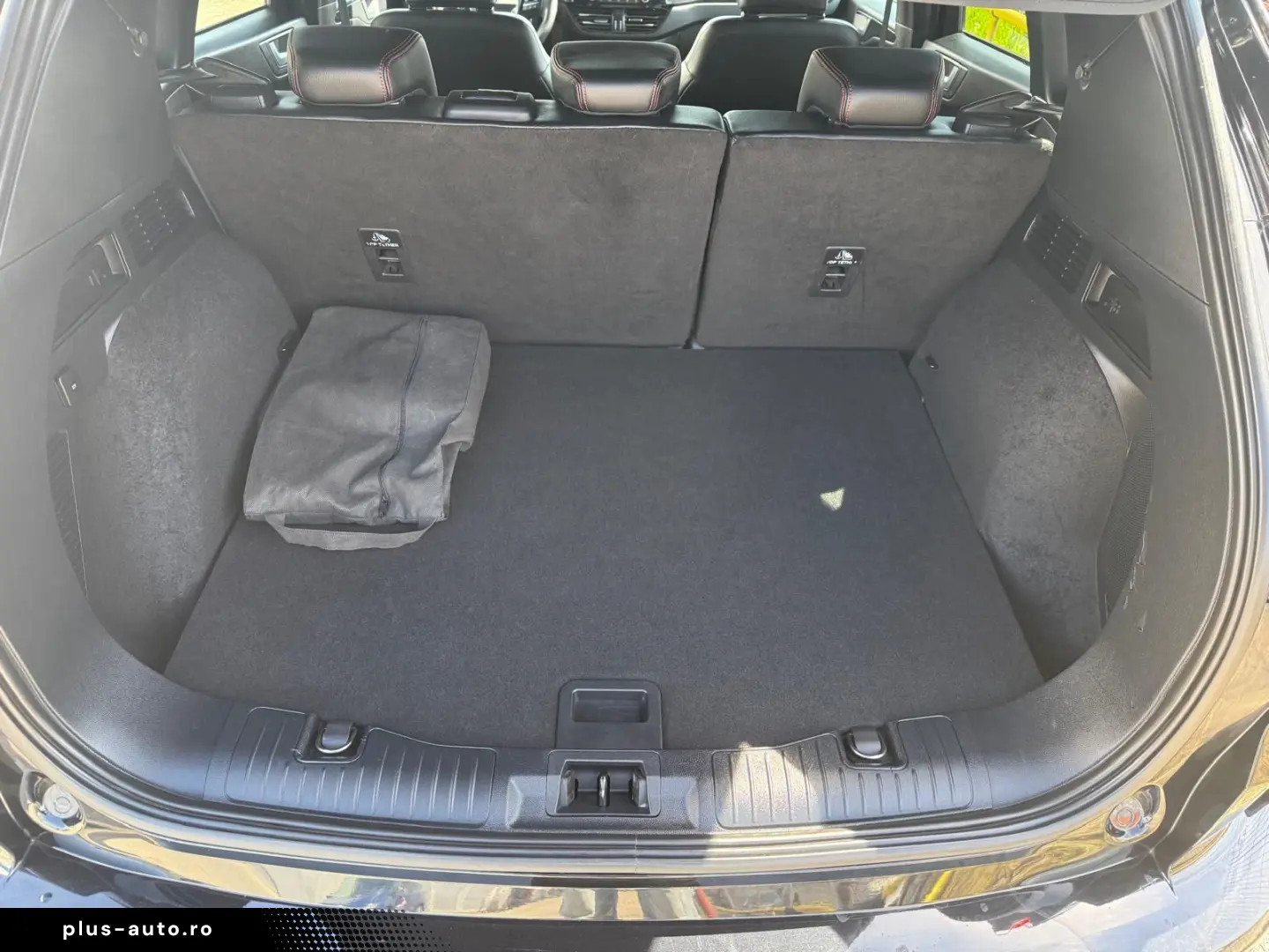 Ford Kuga 2.5 Duratec HEV ST-LINE X CVT 4WD