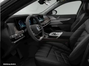 BMW 750e xDrive TV-Fond-Entertainment SkyLounge