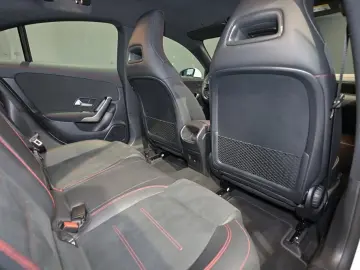 MERCEDES-BENZ CLA 180 Coupé AMG LED NAVI KAMERA