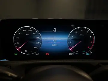 MERCEDES-BENZ CLA 180 Coupé AMG LED NAVI KAMERA