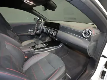 MERCEDES-BENZ CLA 180 Coupé AMG LED NAVI KAMERA