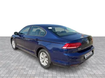 VW Passat Advance 2.0 TDI