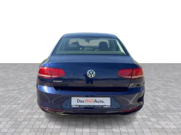 VW Passat Advance 2.0 TDI