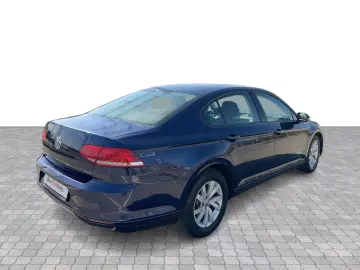 VW Passat Advance 2.0 TDI